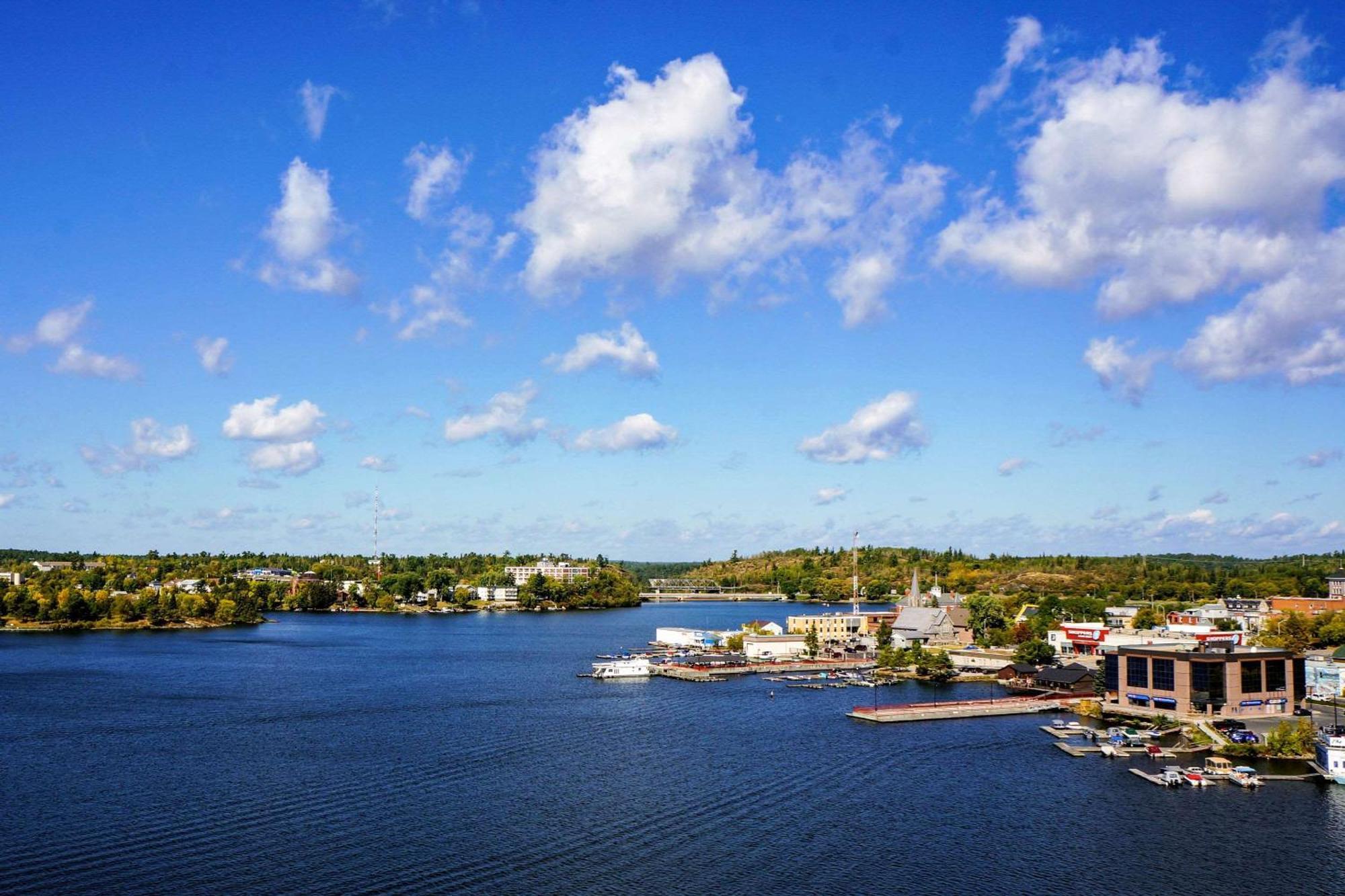 Clarion Lakeside Inn & Conference Centre Kenora Exterior foto